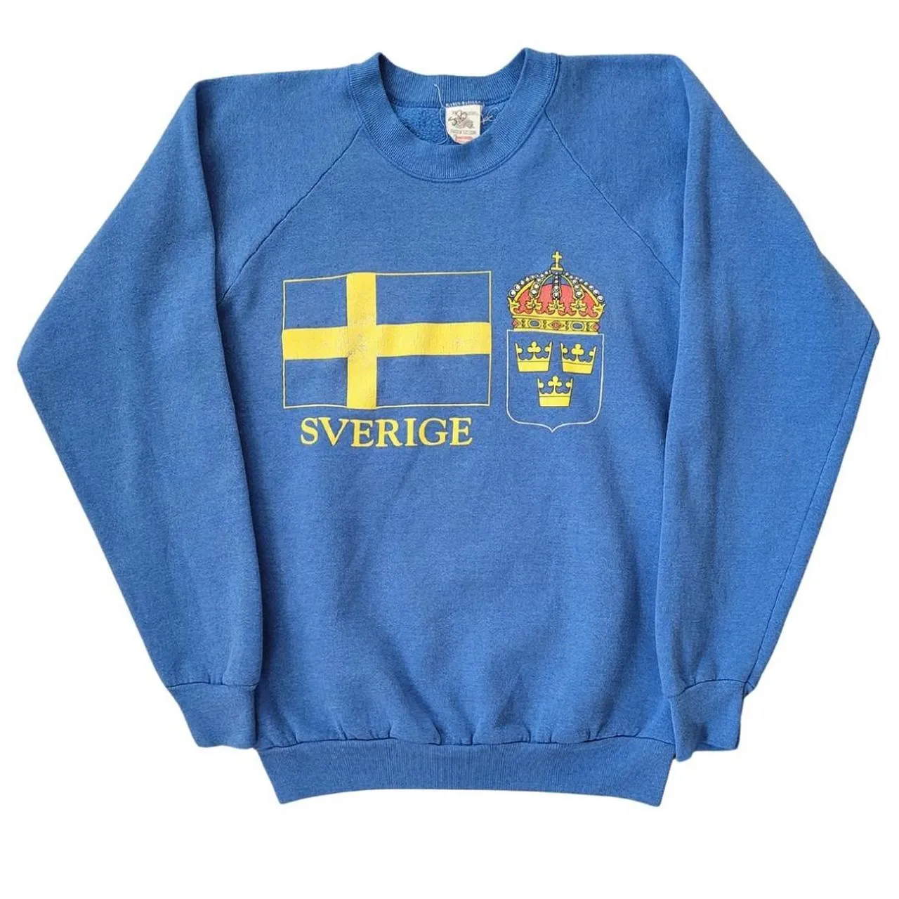 90's VINTAGE SVERIGE FLAG RAGLAN CREWNECK