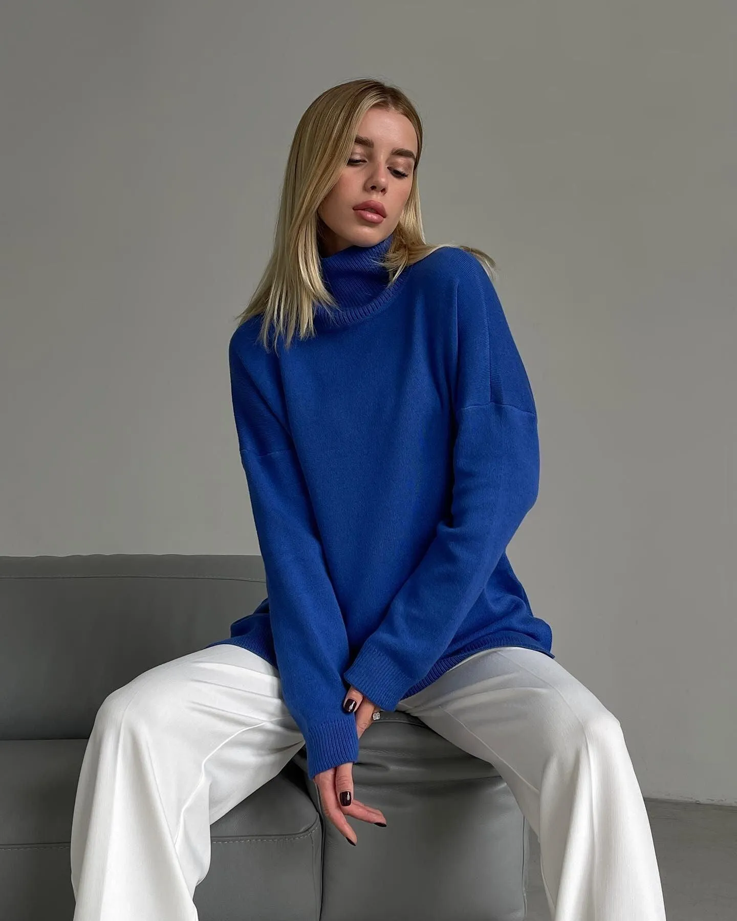 Ladies Solid Color Turtleneck Knit Sweater W013