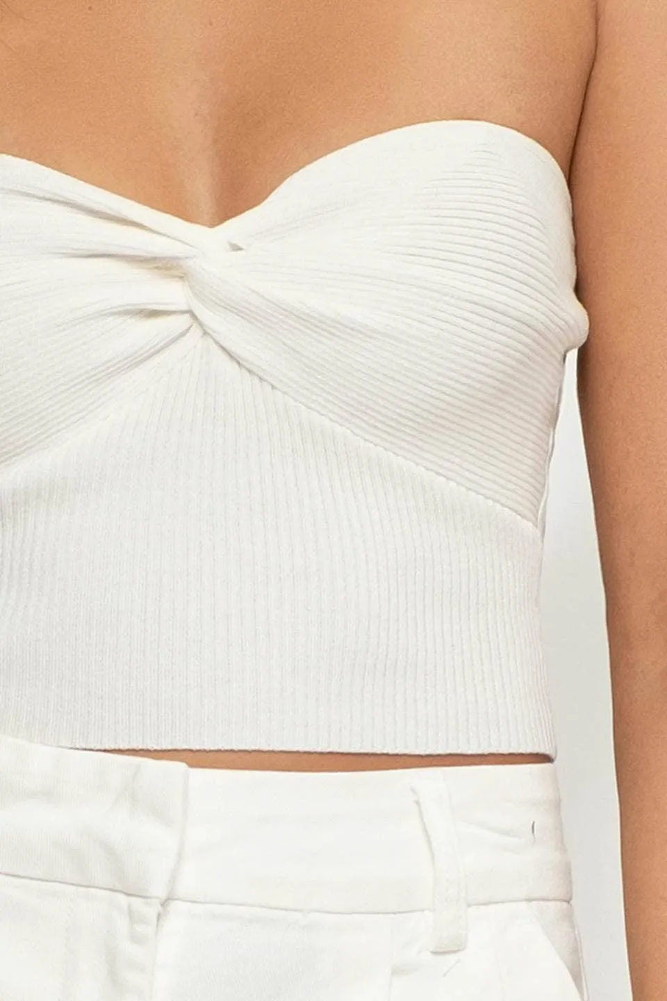 STRAPLESS TWIST FRONT KNIT CROP TOP