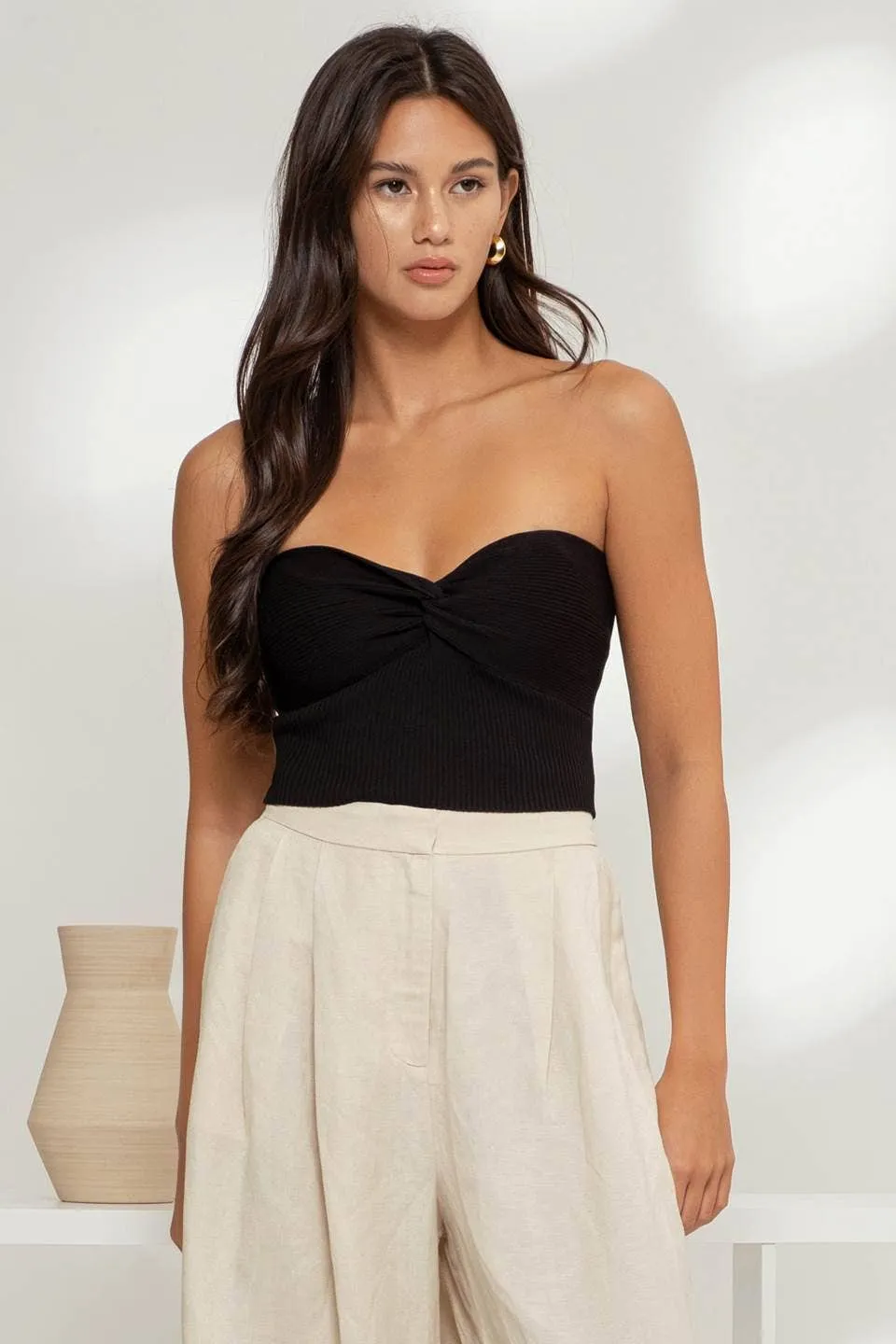 STRAPLESS TWIST FRONT KNIT CROP TOP