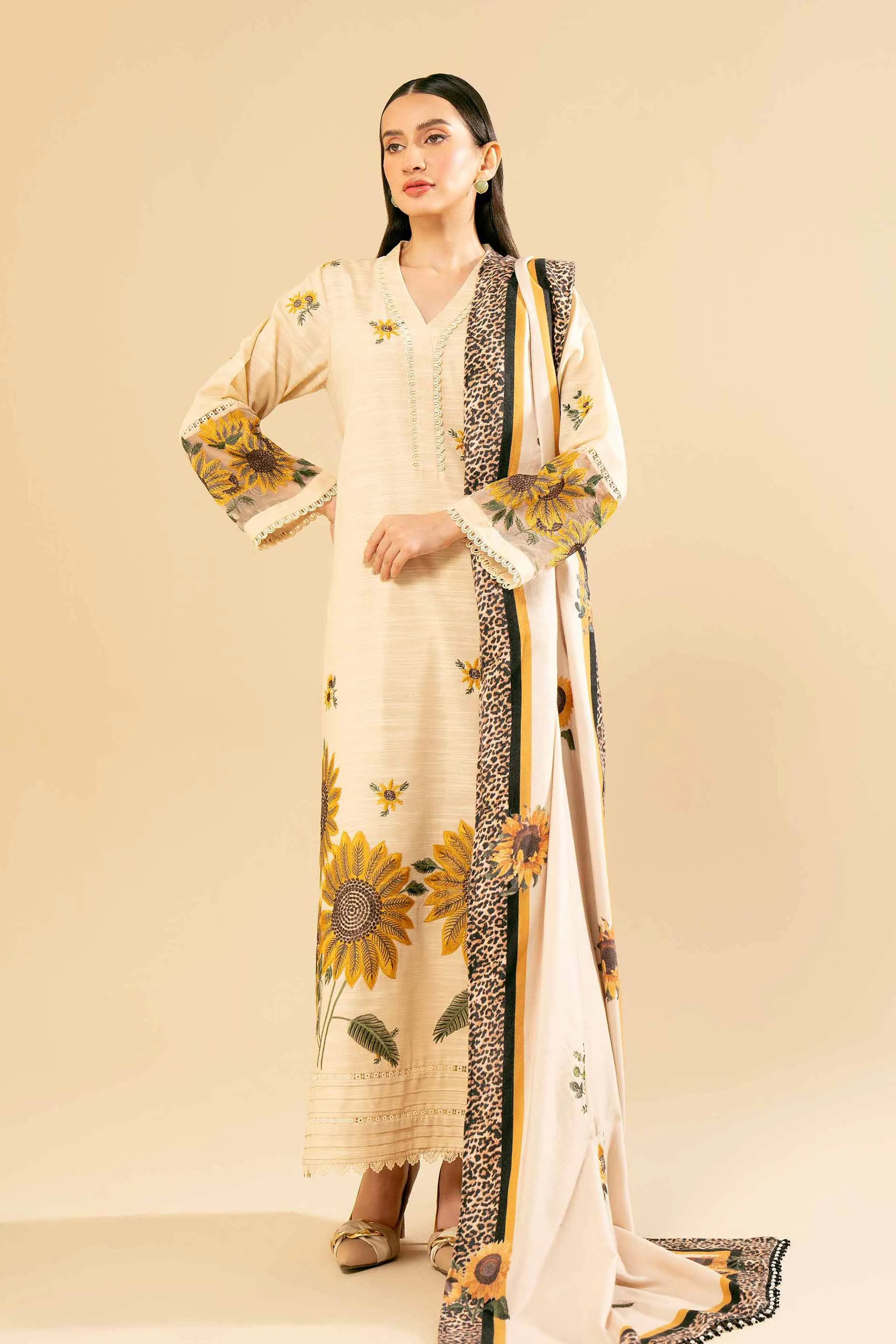 Unstitched Winter'24 - 3 Piece - Embroidered Suit - 42404608