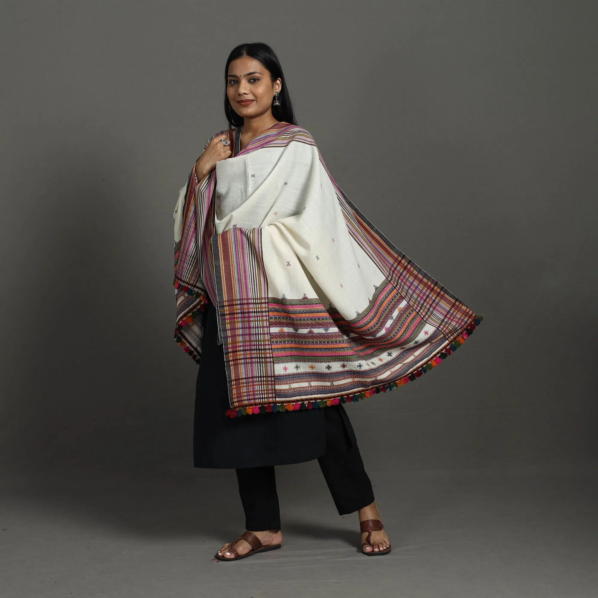 White - Kutch Bhujodi Weaving Handloom Woolen Shawl 12